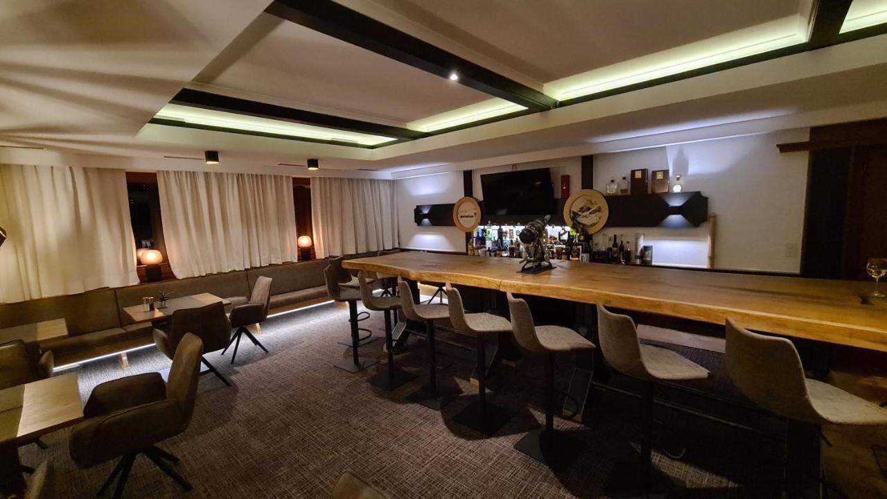 Hotel Cresta ซัมเนาน์ ภายนอก รูปภาพ