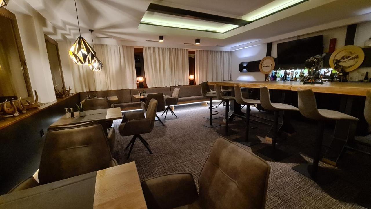 Hotel Cresta ซัมเนาน์ ภายนอก รูปภาพ