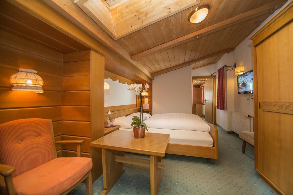 Hotel Cresta ซัมเนาน์ ห้อง รูปภาพ